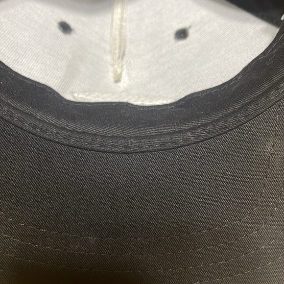 Neff hat - Picture 6 of 6